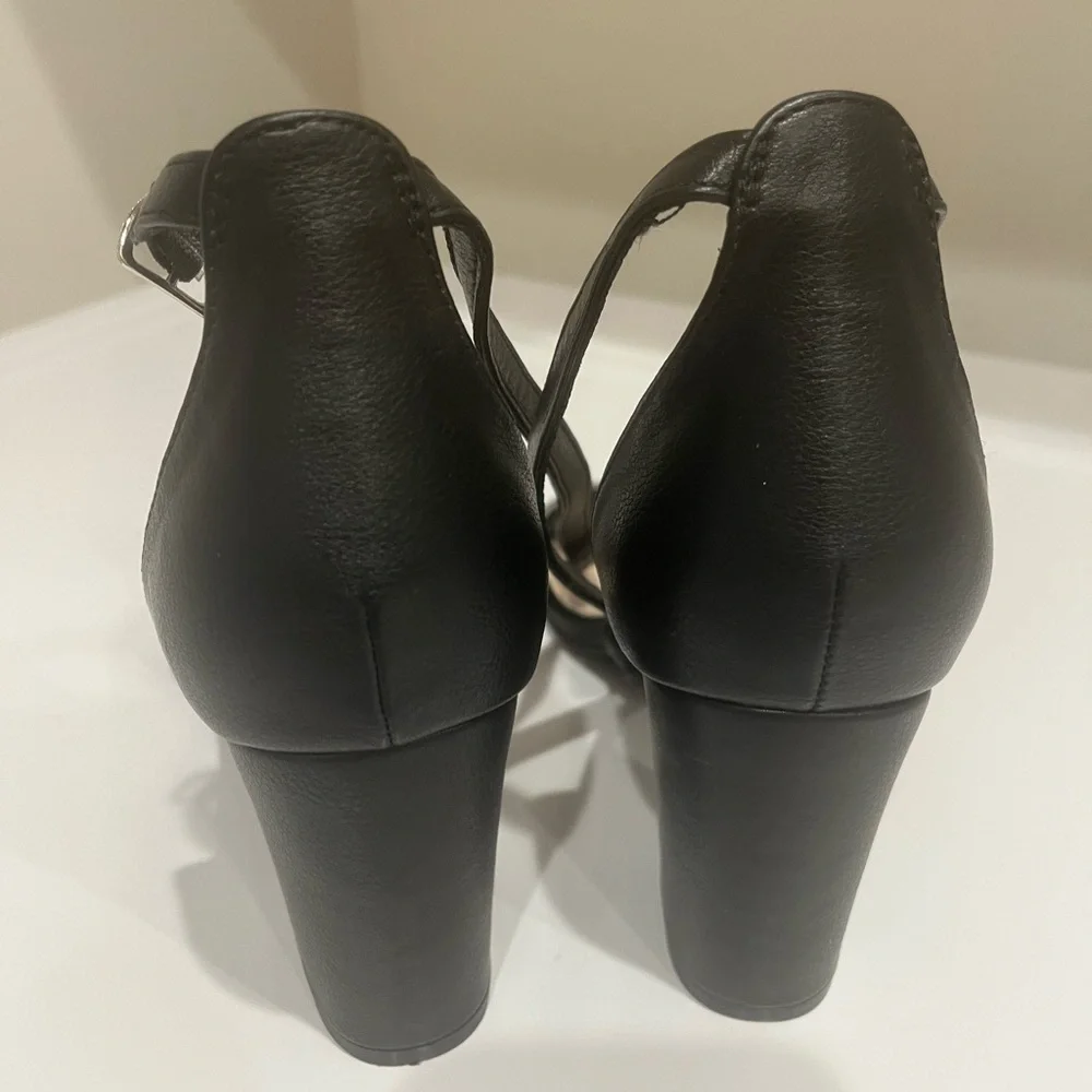 Sugar‎ women’s hells size 8